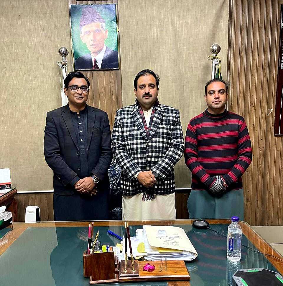 Digital DGK team offering business support and guidance to local startup representatives