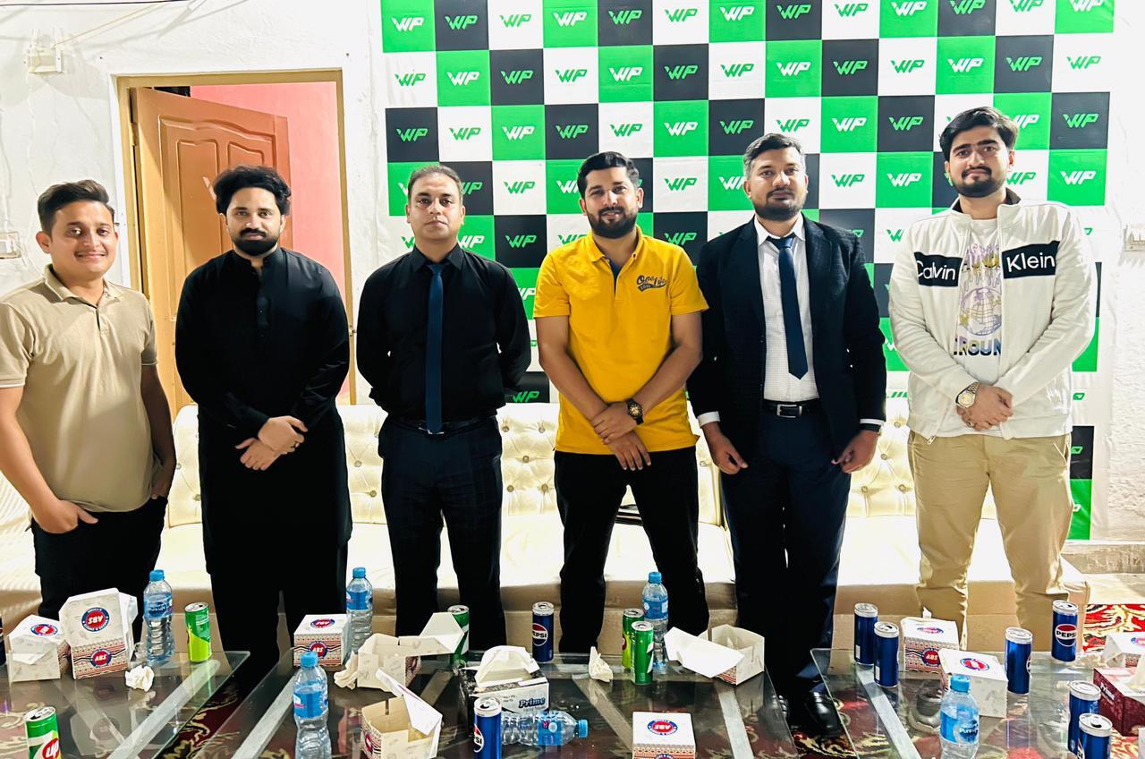 Youth participants and trainers at a Digital DGK career support and networking event